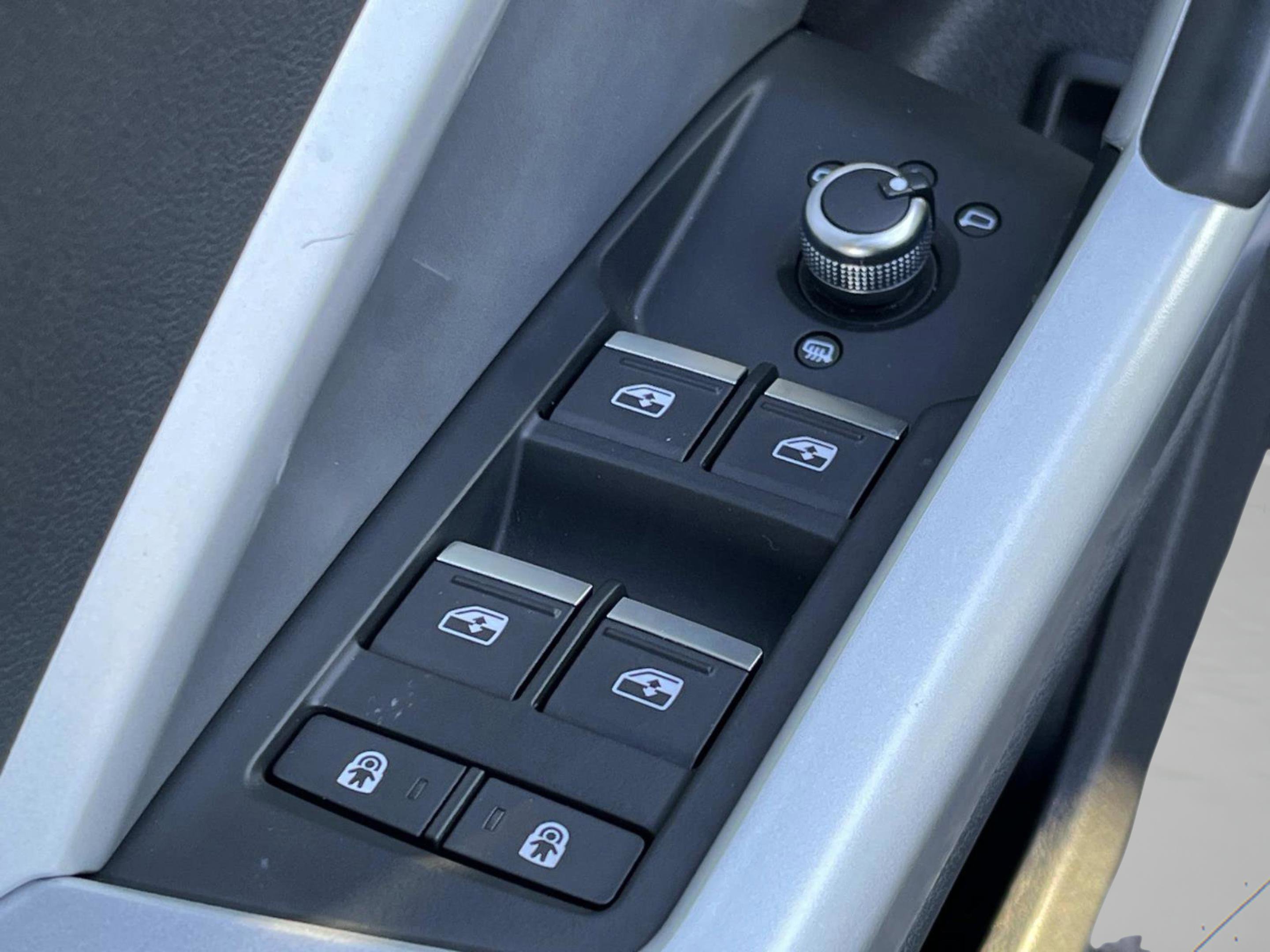 Used 2025 Audi Q3 2.0T Premium image 29