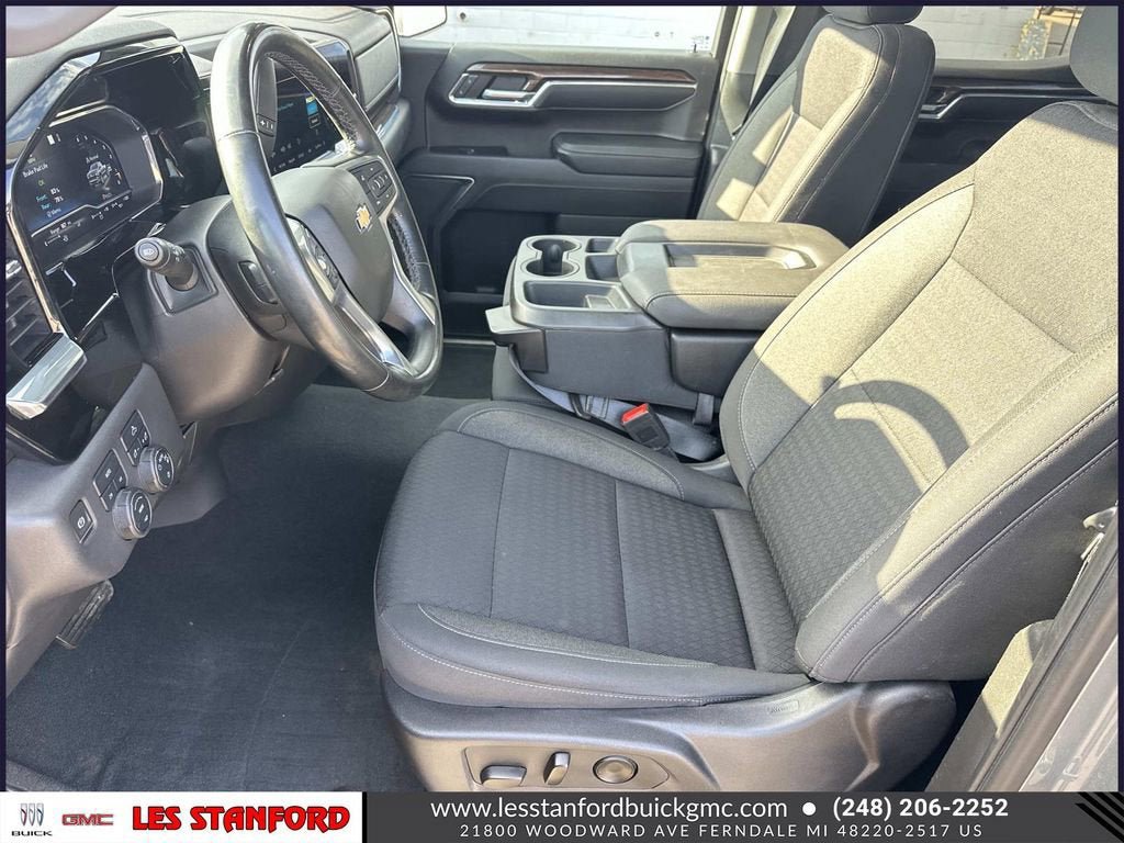 Used 2023 Chevrolet Silverado 1500 LT AWD/4WD image 20
