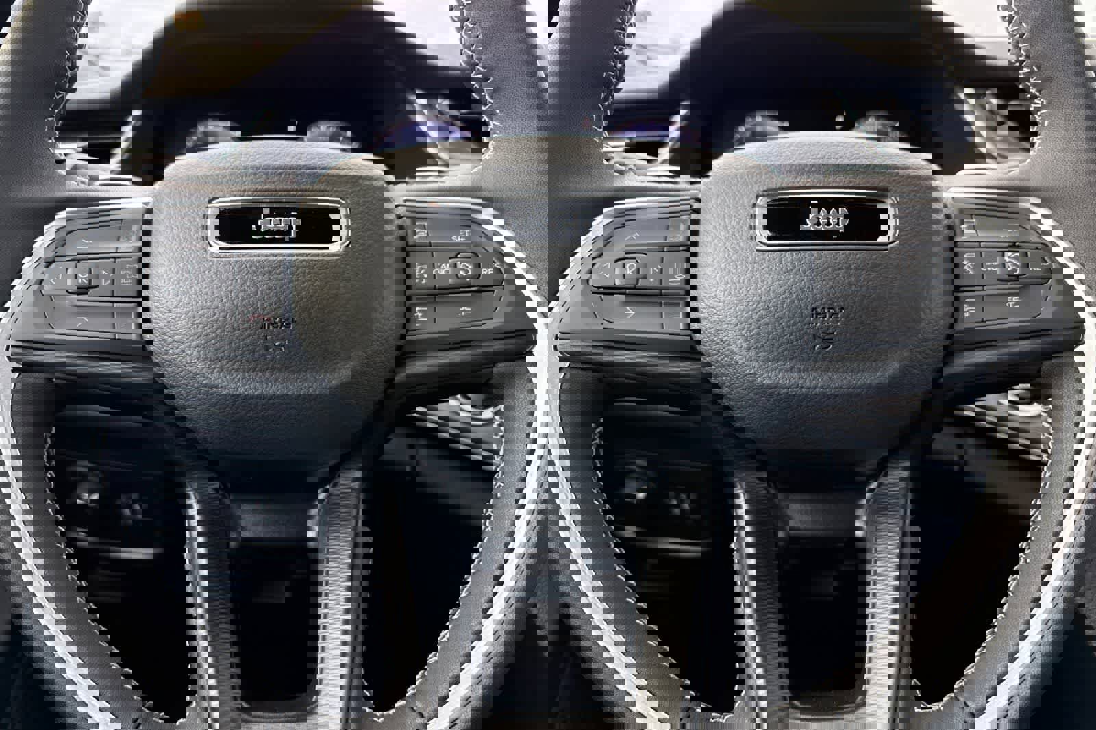 New 2025 Jeep Grand Cherokee Altitude image 25