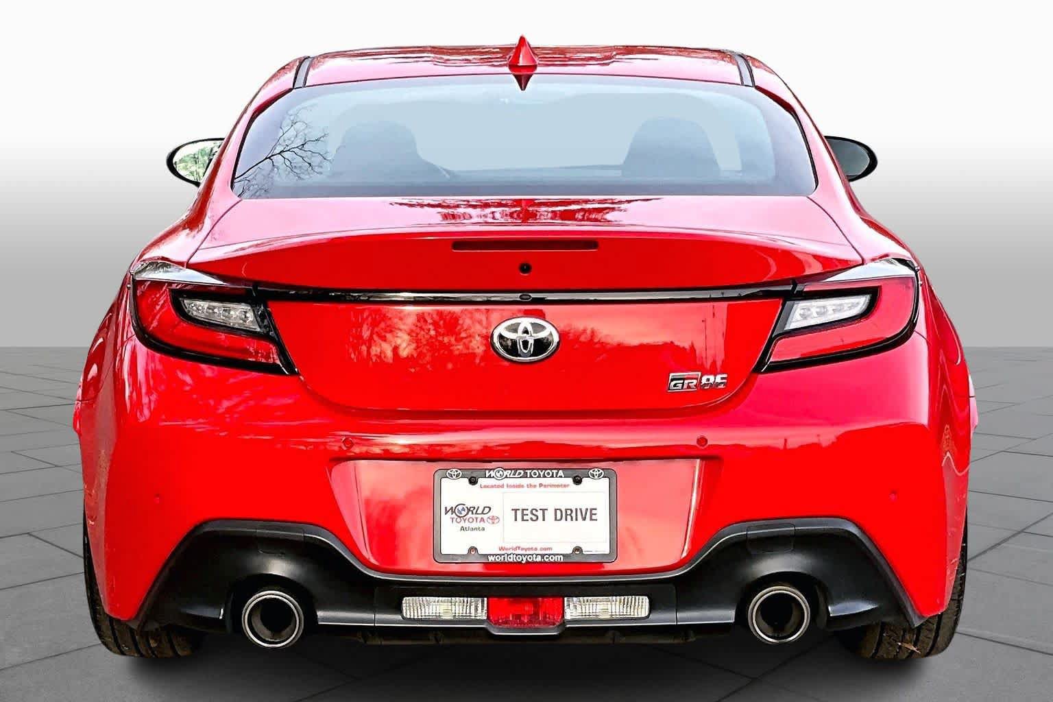 Used 2023 Toyota GR86 RWD image 5