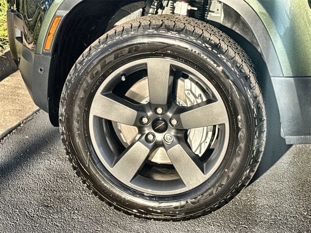 Used 2026 Land Rover Defender 110 S image 10