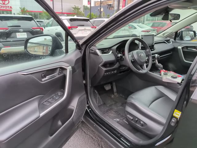 Used 2022 Toyota RAV4 XLE Premium AWD/4WD image 10