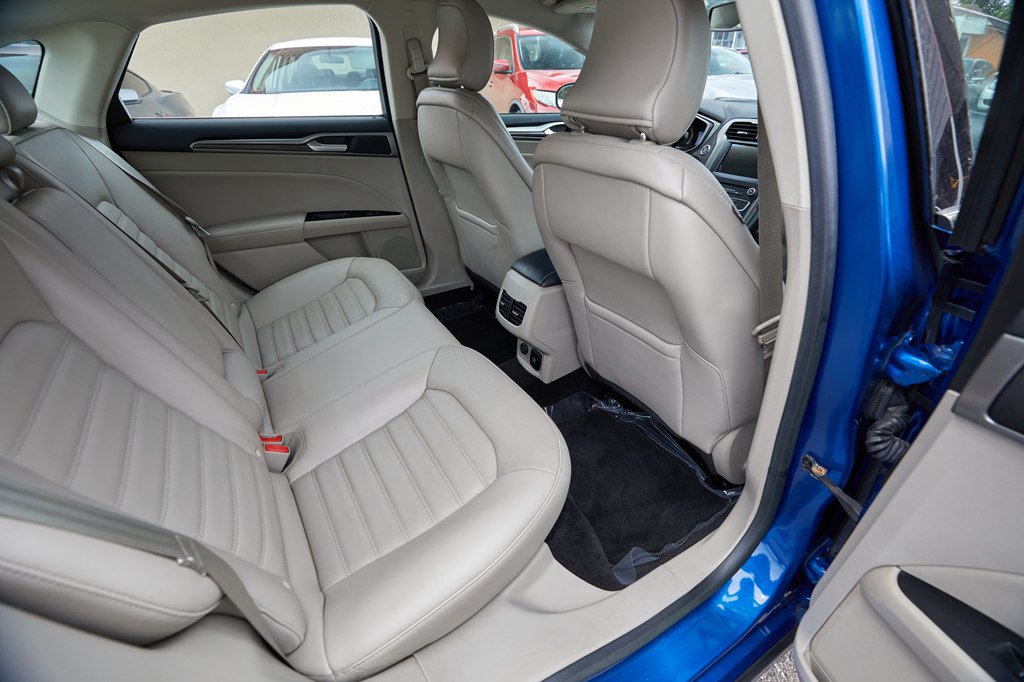 Used 2017 Ford Fusion Energi SE FWD image 16
