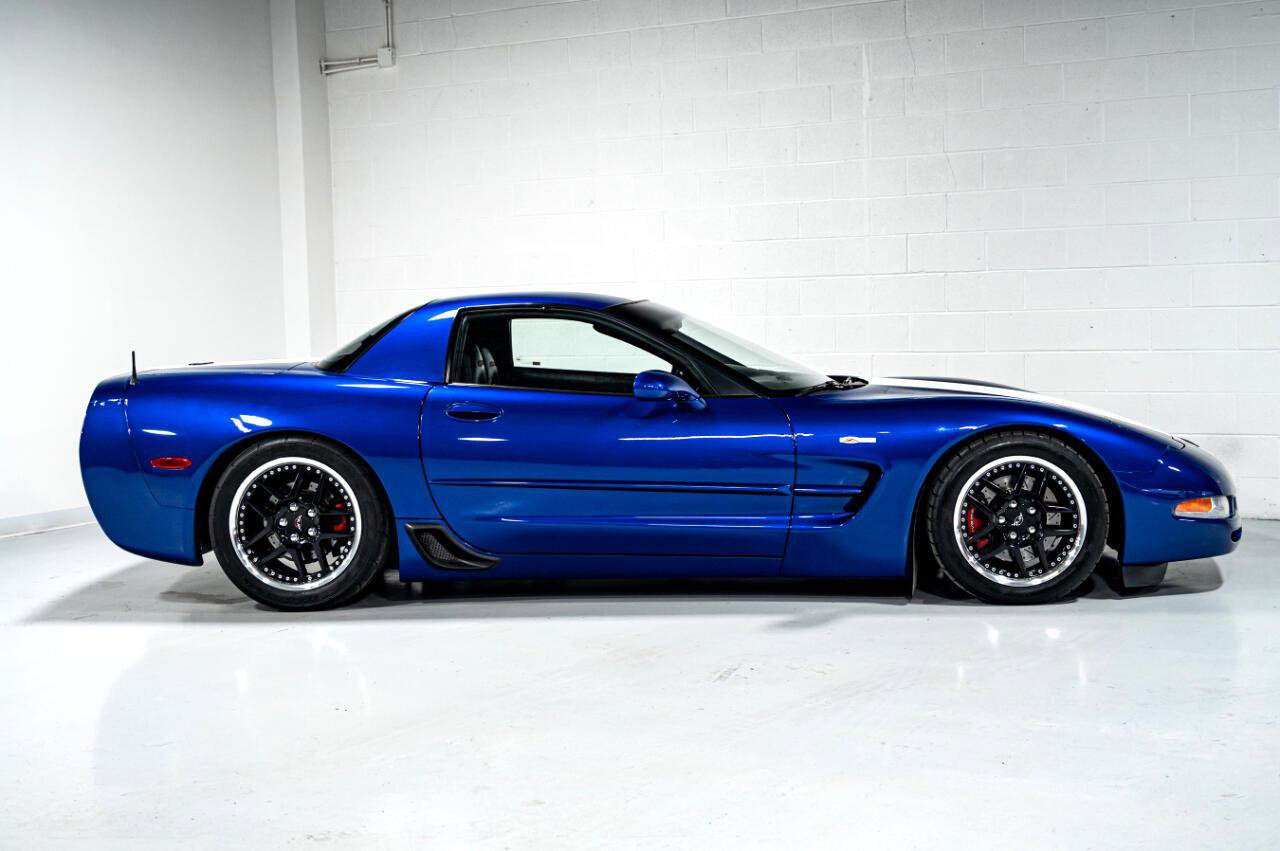 Used 2002 Chevrolet Corvette Z06 w/ Memory Pkg RWD image 2