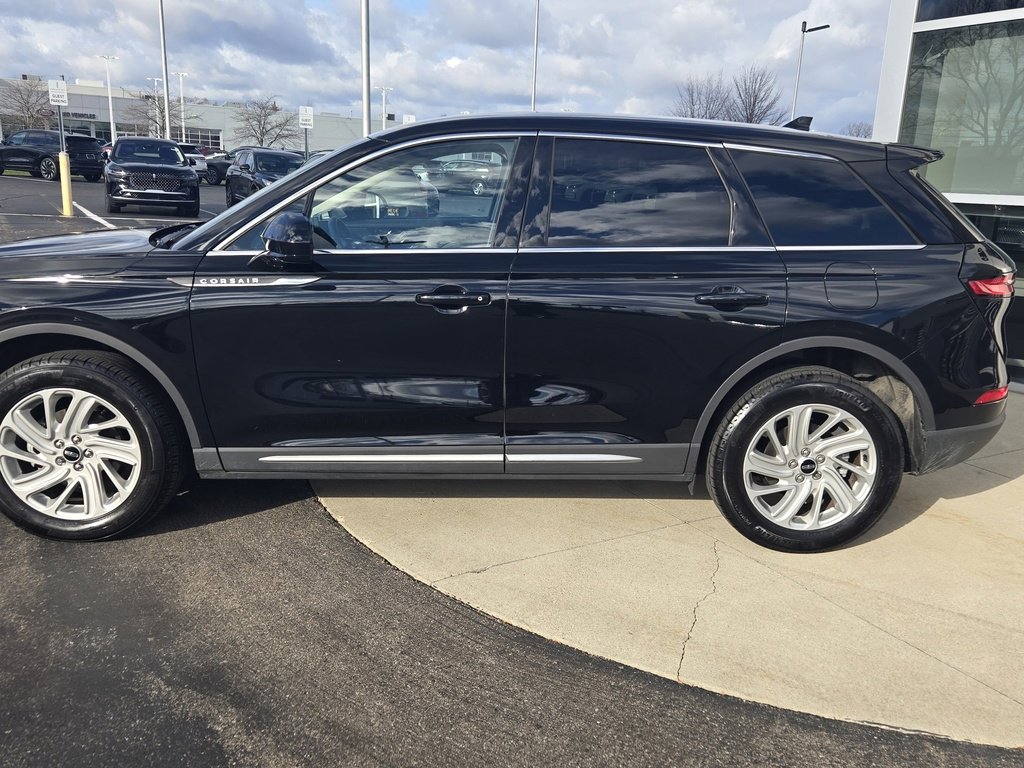 Certified 2023 Lincoln Corsair AWD image 4