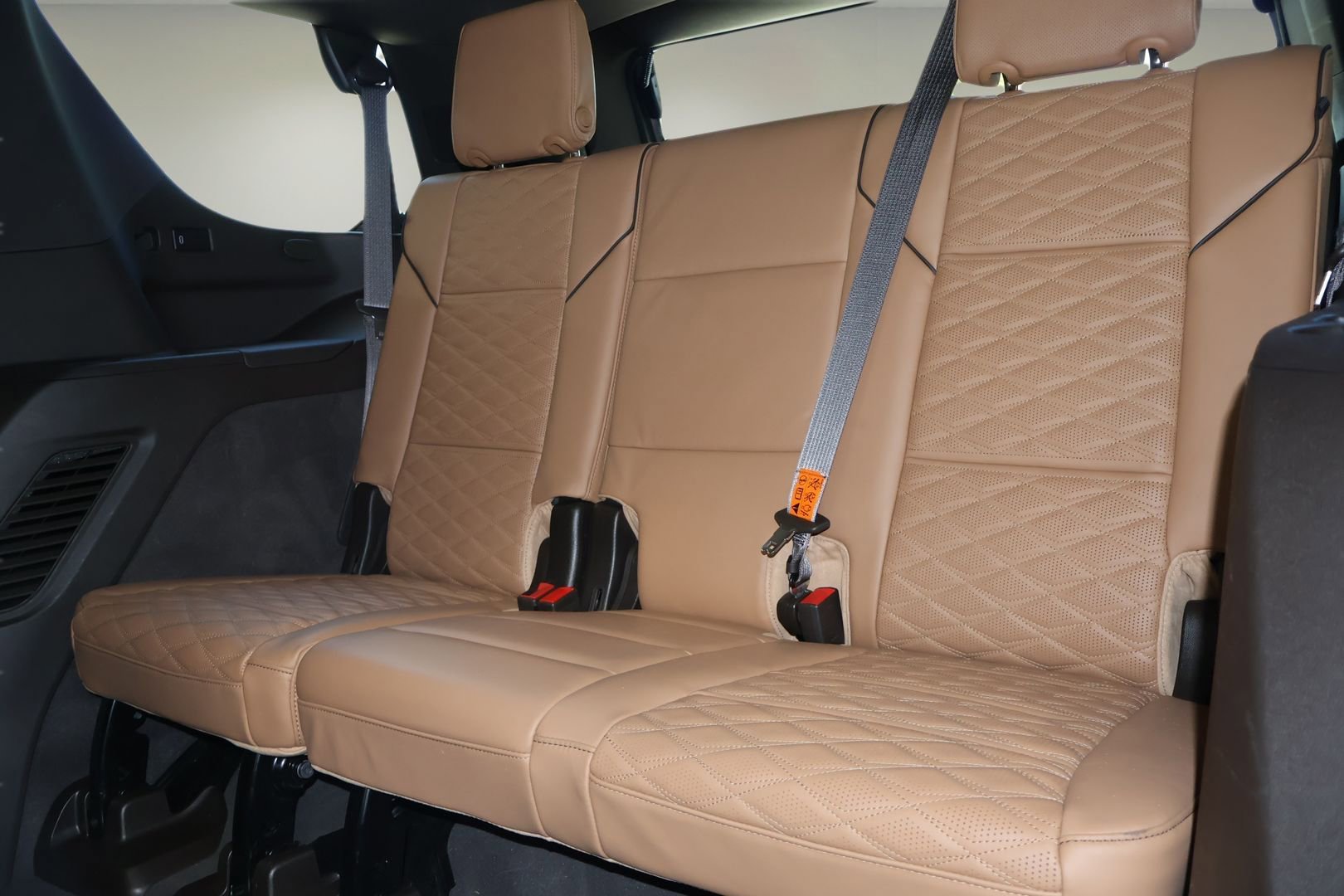 Used 2023 Cadillac Escalade Premium Luxury w/ Performance Package AWD/4WD image 12