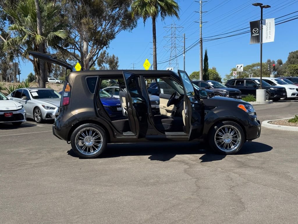 Used 2010 Kia Soul ! FWD image 30