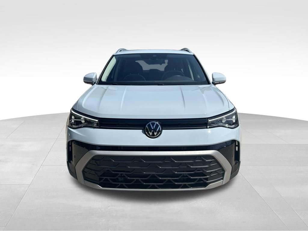 Certified 2025 Volkswagen Taos SE w/ Panoramic Sunroof Package FWD image 7