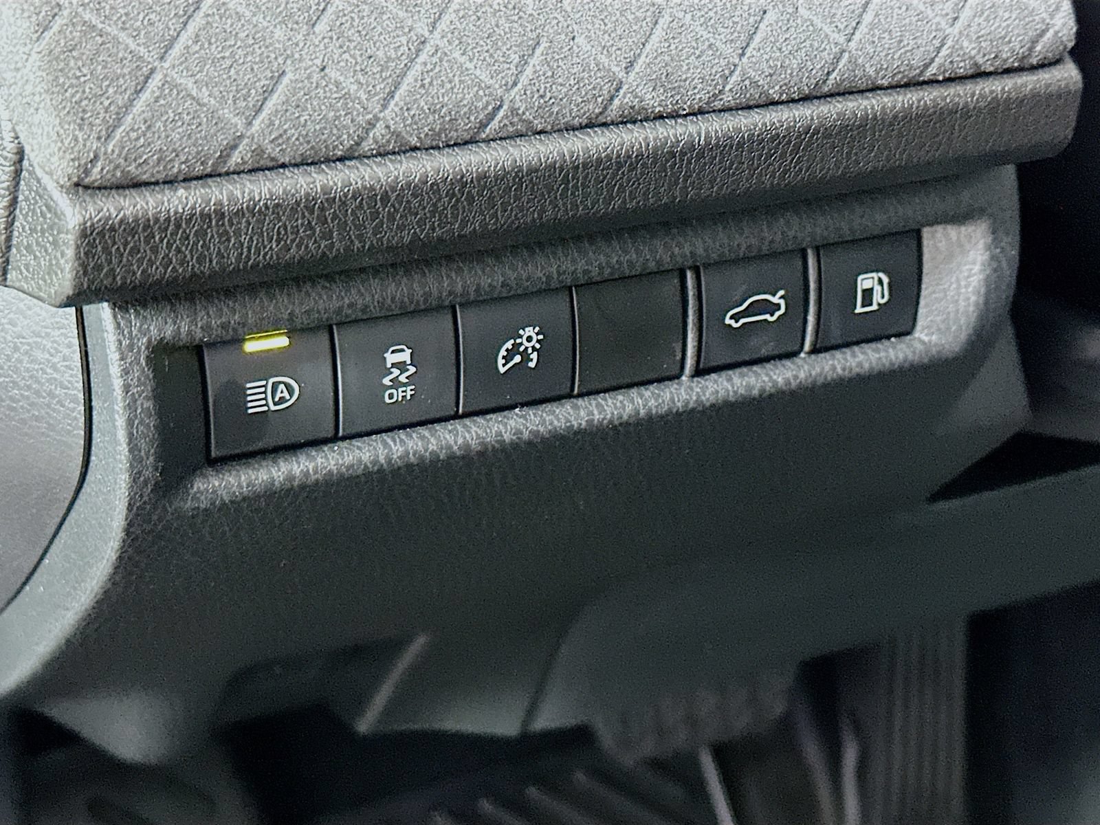 Certified 2025 Toyota Camry XLE AWD/4WD image 10