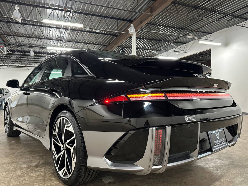 Used 2025 Hyundai Ioniq 6 SEL image 17