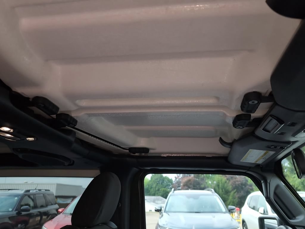 Used 2023 Jeep Wrangler Sport AWD/4WD image 8