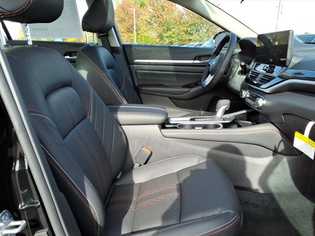 New 2025 Nissan Altima 2.5 SR w/ SR Premium Package image 7