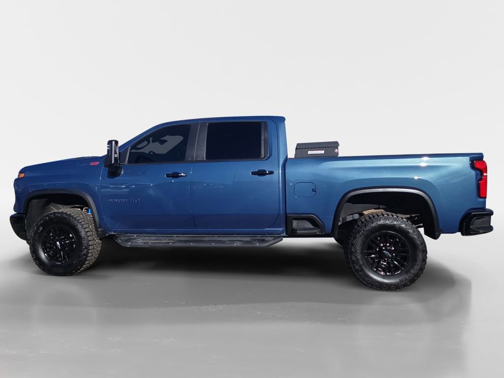 Used 2024 Chevrolet Silverado 2500 ZR2 w/ Technology Package image 2
