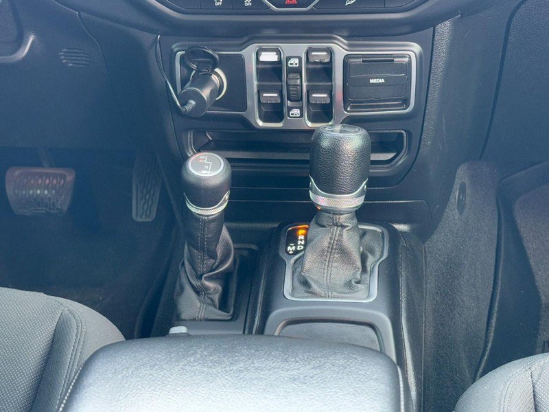 Used 2018 Jeep Wrangler Unlimited Sport S AWD/4WD image 14