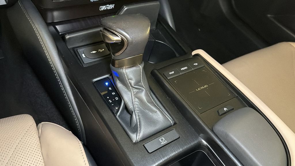 Used 2019 Lexus ES 350 Ultra Luxury w/ Accessory Package 2 image 28