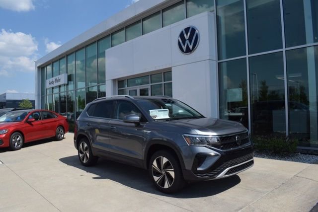 New 2024 Volkswagen Taos SE