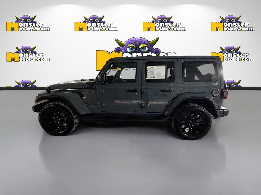 Used 2025 Jeep Wrangler Unlimited Sahara AWD/4WD image 8