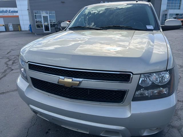 Used 2009 Chevrolet Tahoe LT w/ Luxury Package AWD/4WD image 16