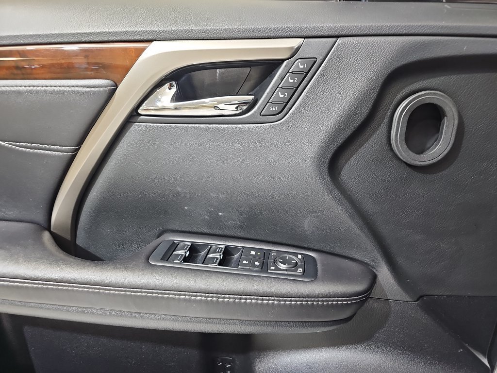 Used 2017 Lexus RX 450h AWD w/ Cold Weather Package image 29