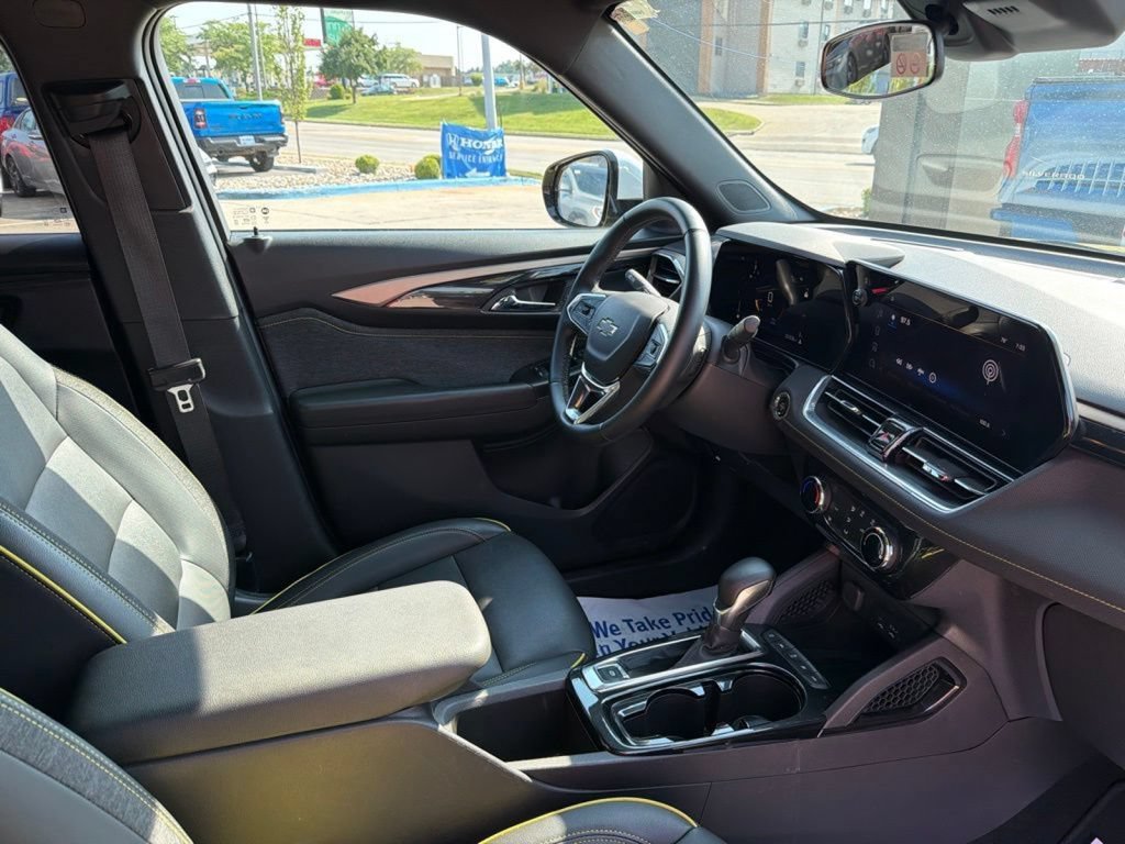 Used 2025 Chevrolet TrailBlazer ACTIV w/ Driver Confidence Package AWD/4WD image 13