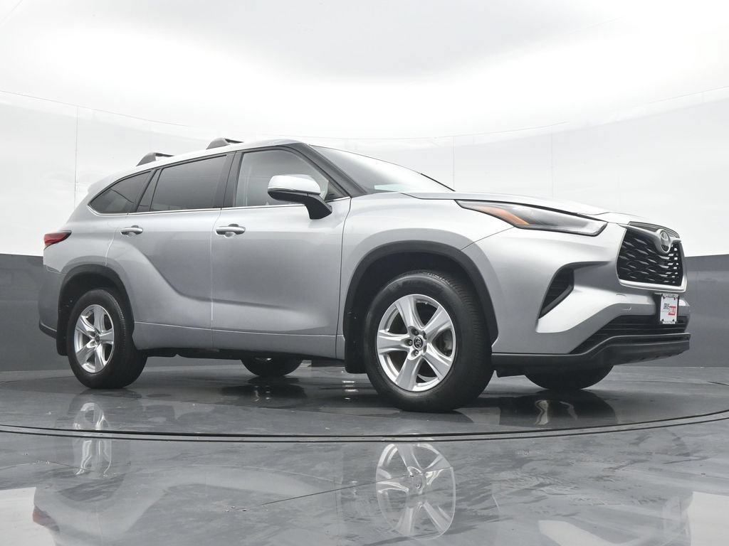 Used 2022 Toyota Highlander L AWD/4WD image 34
