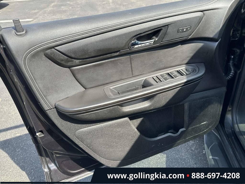 Used 2017 Chevrolet Traverse LT FWD image 15