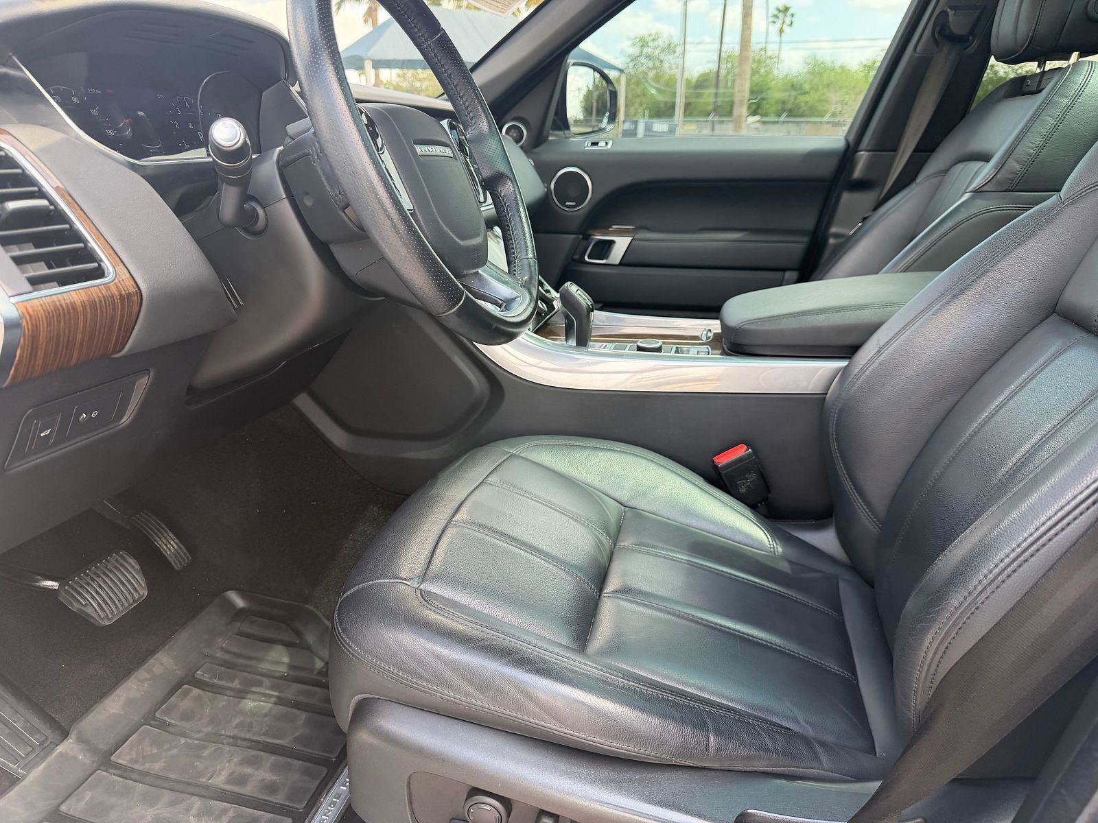 Used 2021 Land Rover Range Rover Sport SE image 3