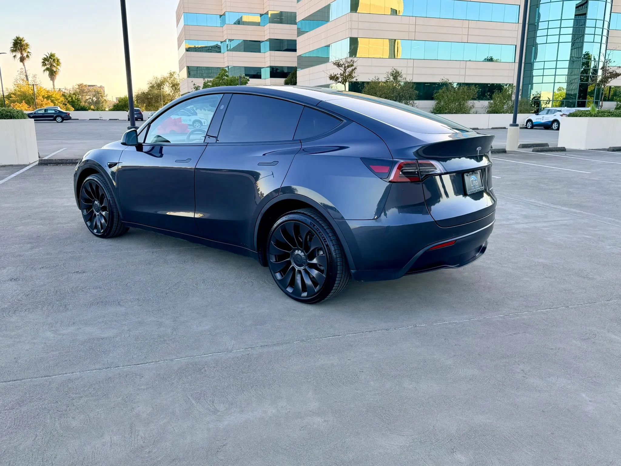 Used 2025 Tesla Model Y Long Range AWD/4WD image 8