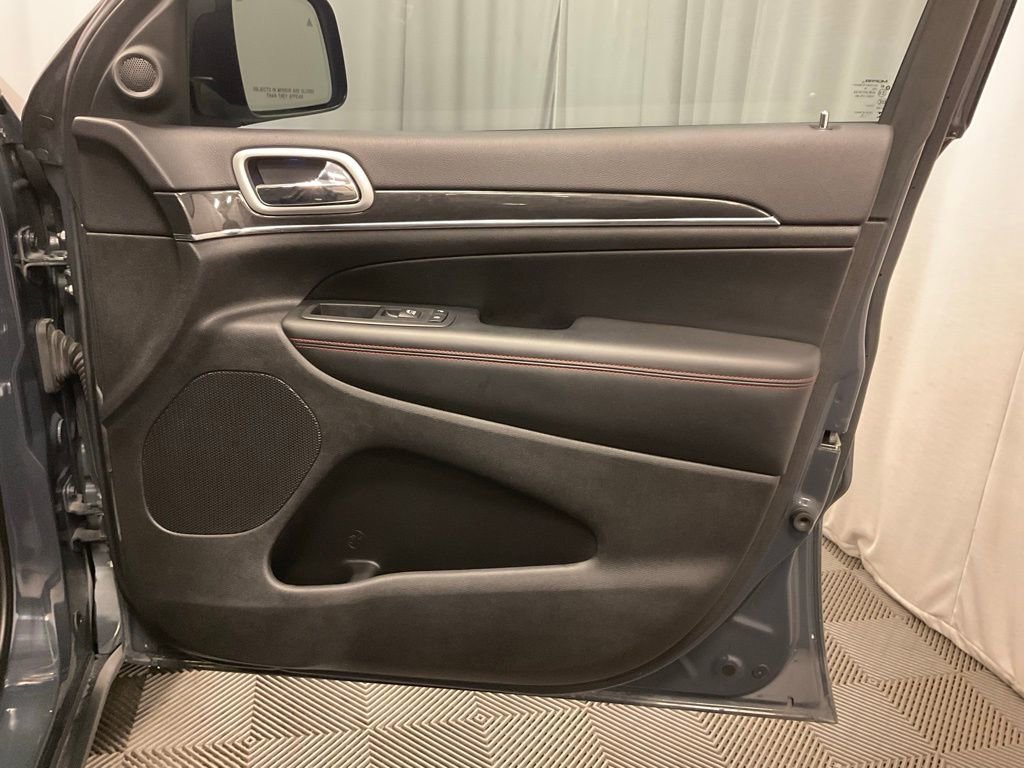 Used 2018 Jeep Grand Cherokee Trailhawk w/ Trailhawk Luxury Group image 33