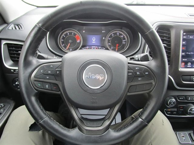 Used 2020 Jeep Cherokee Trailhawk w/ Cold Weather Group image 15