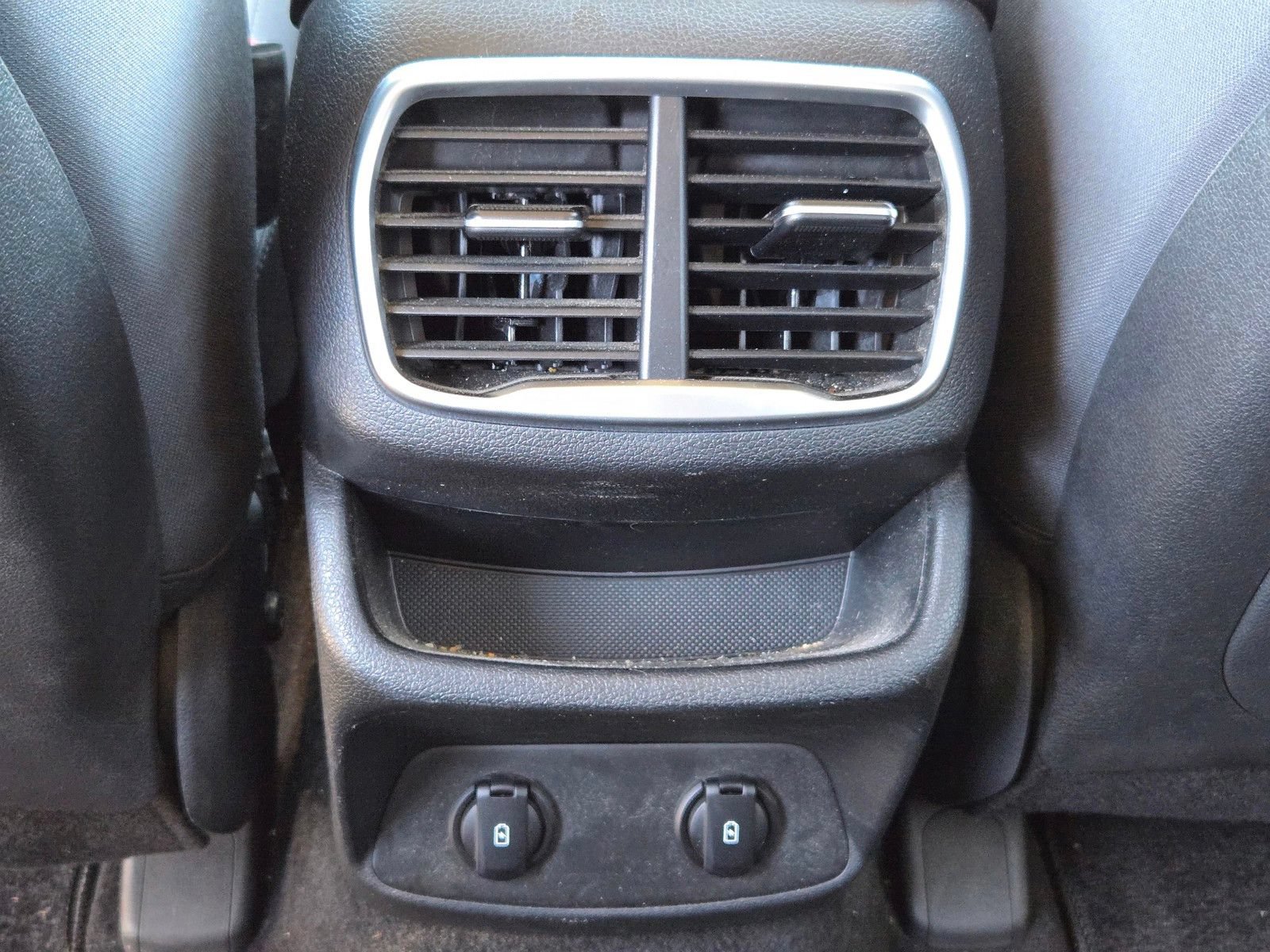 Used 2019 Hyundai Santa Fe SEL FWD image 12