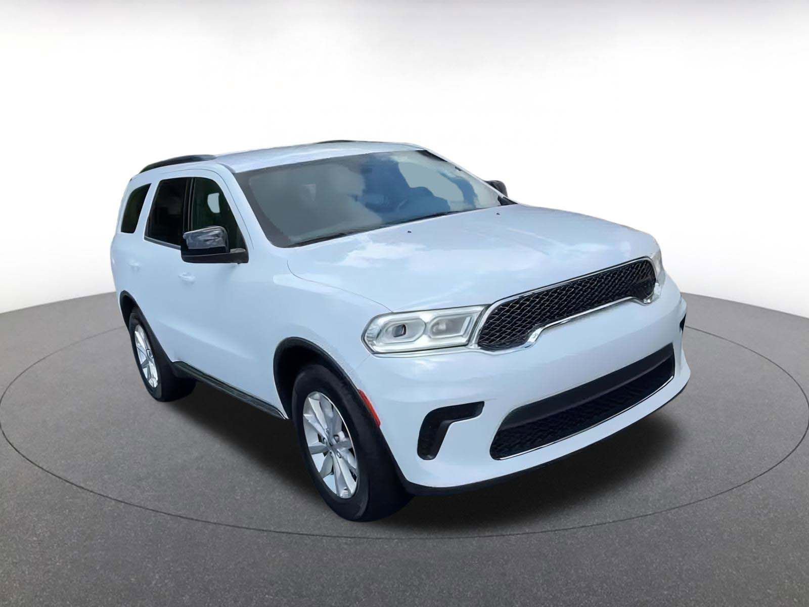 Used 2024 Dodge Durango SXT image 3
