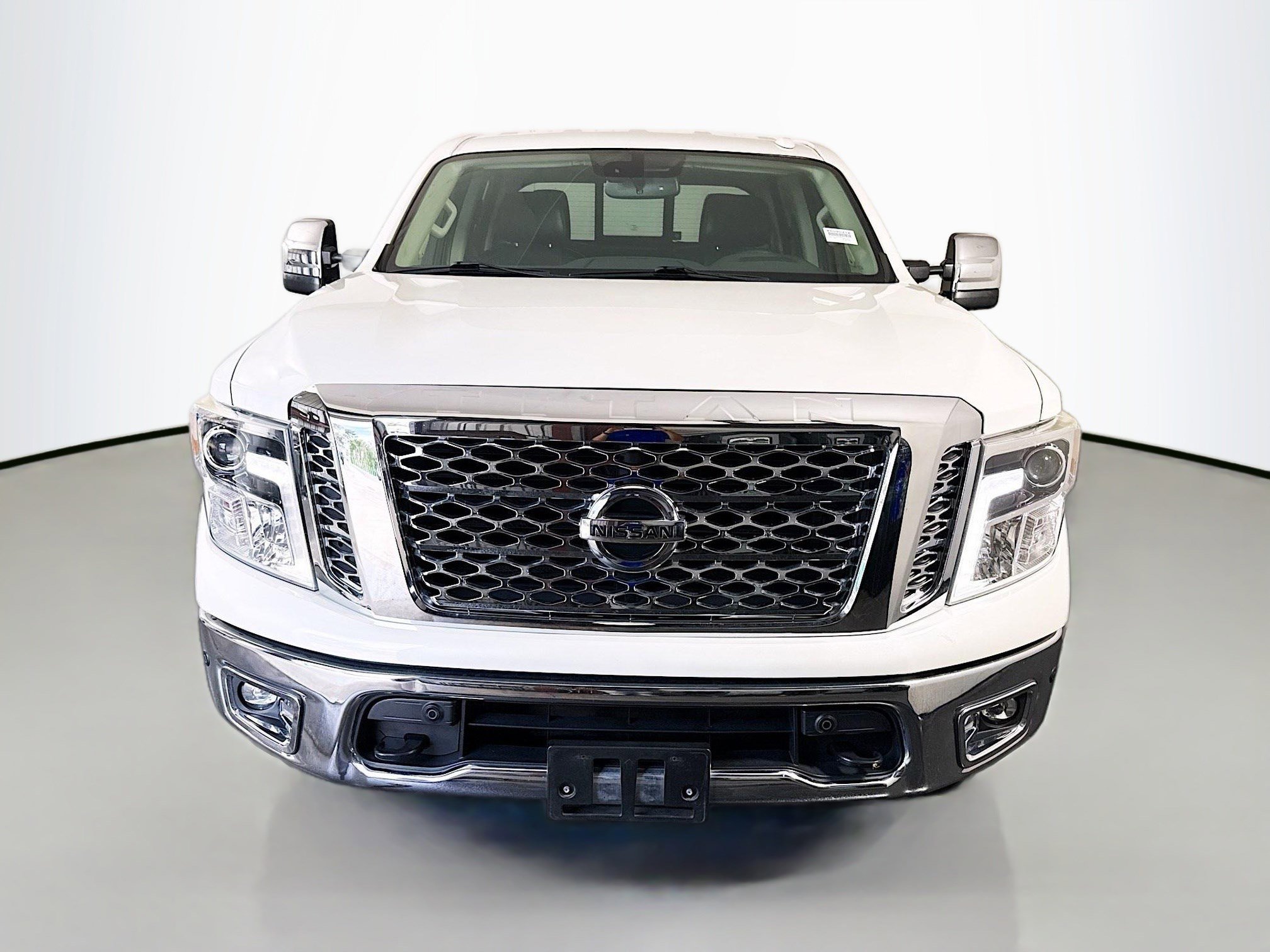 Used 2019 Nissan Titan SL w/ Chrome Package AWD/4WD image 2