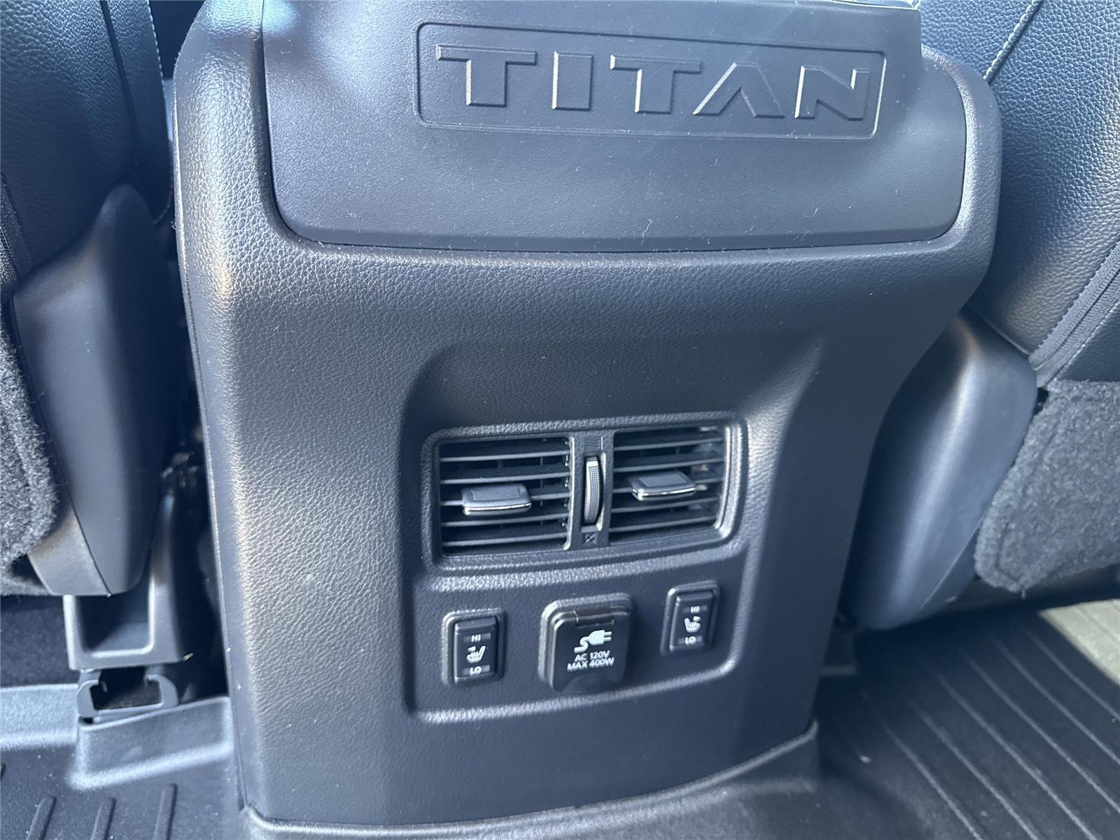 Used 2018 Nissan Titan PRO-4X w/ Pro-4x Convenience Package AWD/4WD image 32