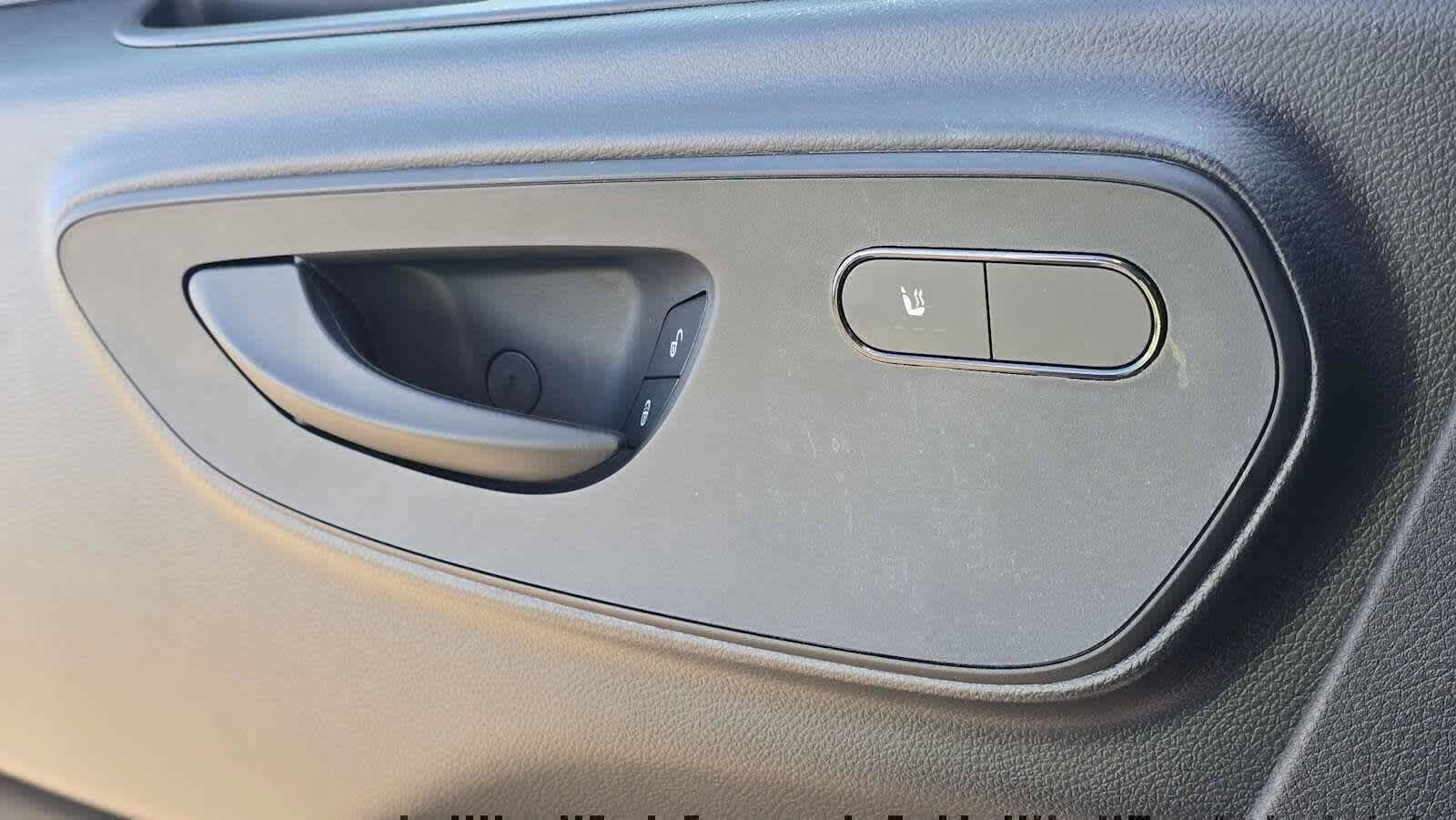 Used 2025 Mercedes-Benz Sprinter 2500 image 24