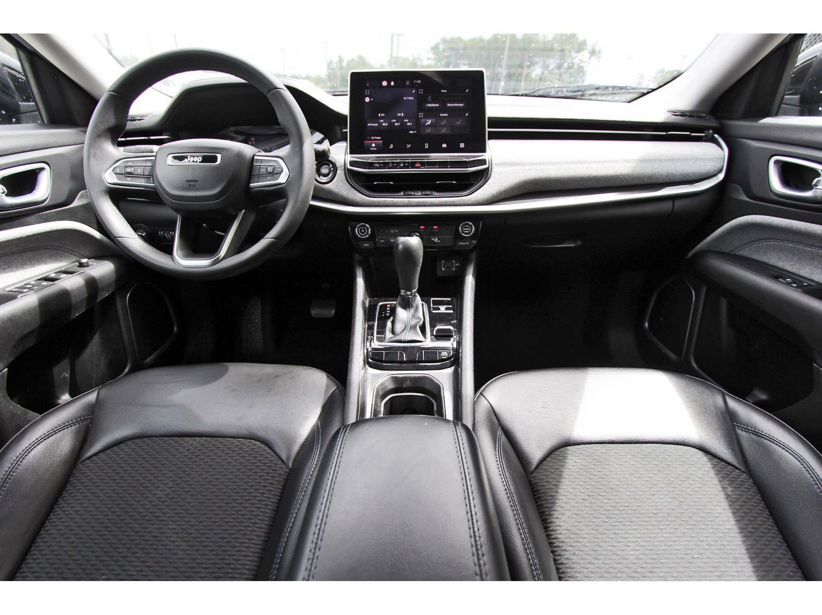 Used 2022 Jeep Compass Latitude AWD/4WD image 10