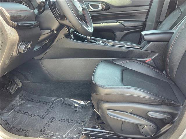 Used 2024 Jeep Compass Trailhawk image 15