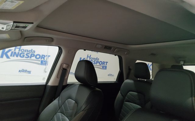 Used 2024 Nissan Pathfinder Platinum image 32