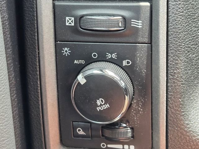 Used 2016 RAM 1500 Express RWD image 19