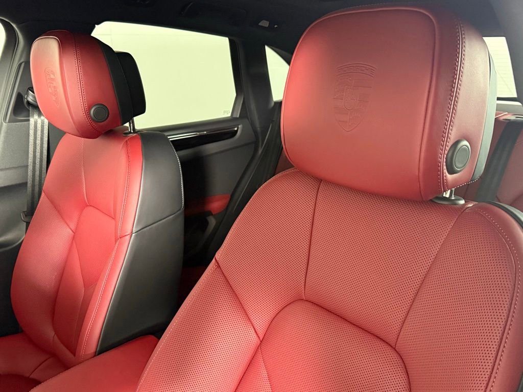 New 2026 Porsche Macan image 5