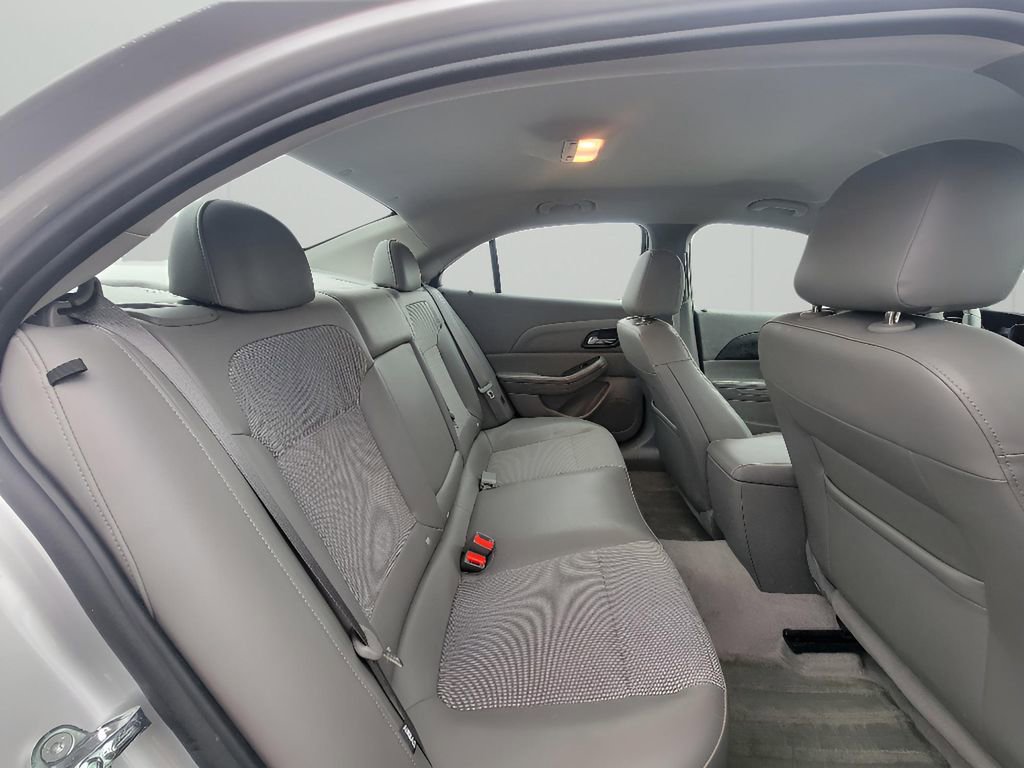Used 2016 Chevrolet Malibu LT image 29