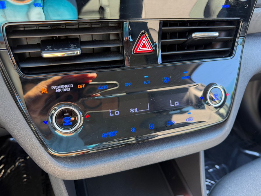 Used 2022 Hyundai Ioniq SE FWD image 24