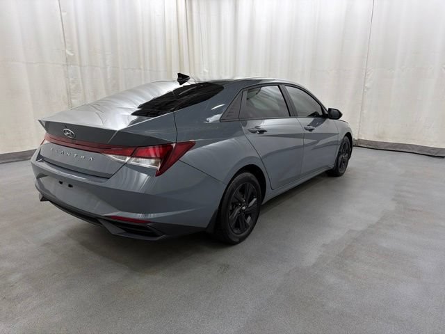Used 2022 Hyundai Elantra SEL w/ Convenience Package FWD image 6