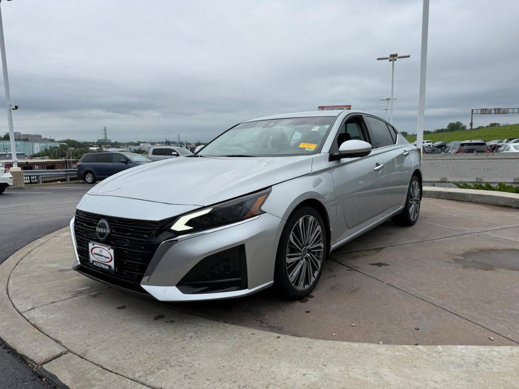 Used 2023 Nissan Altima 2.5 SL AWD/4WD image 11