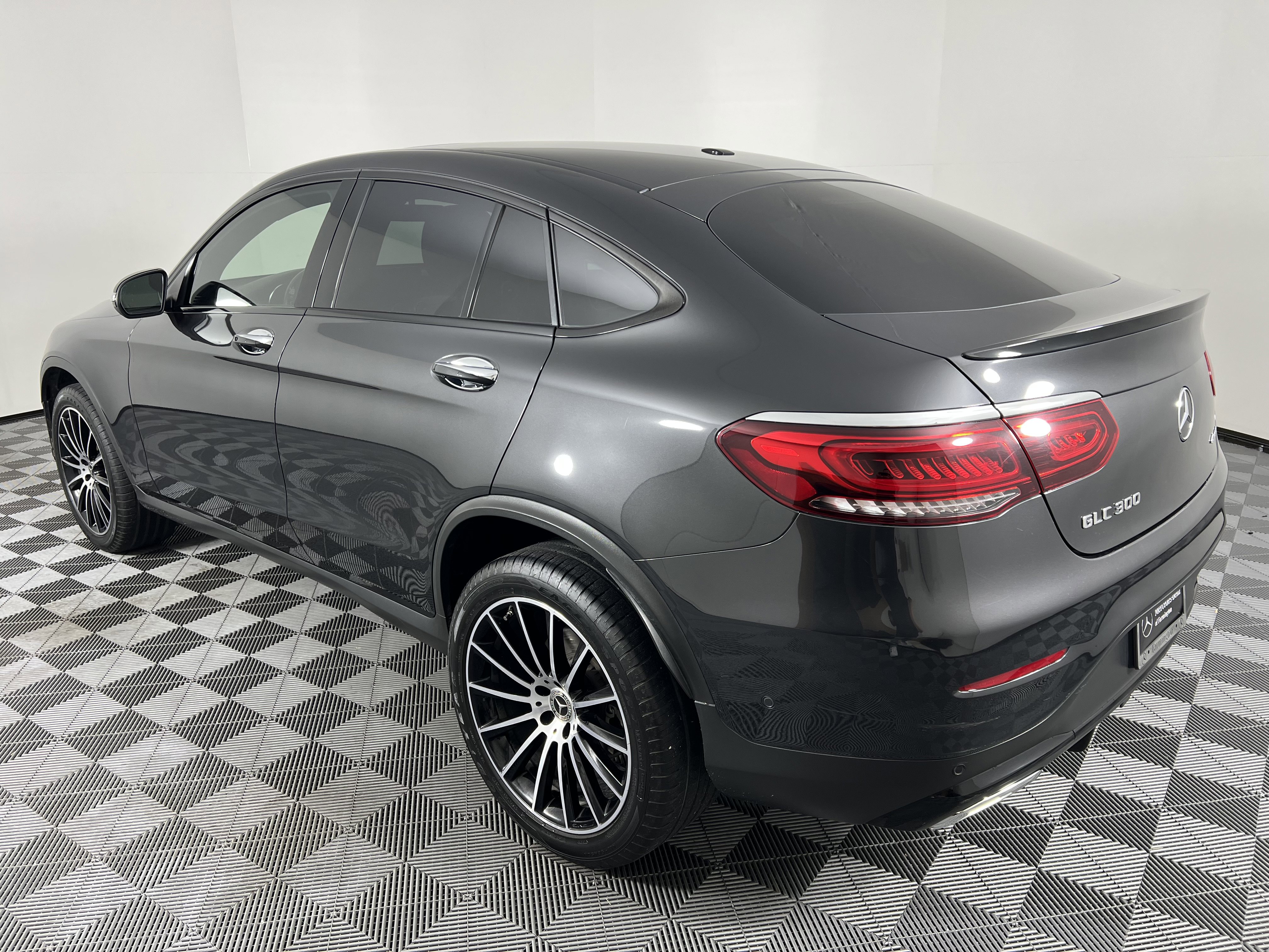 Used 2020 Mercedes-Benz GLC 300 4MATIC Coupe image 10
