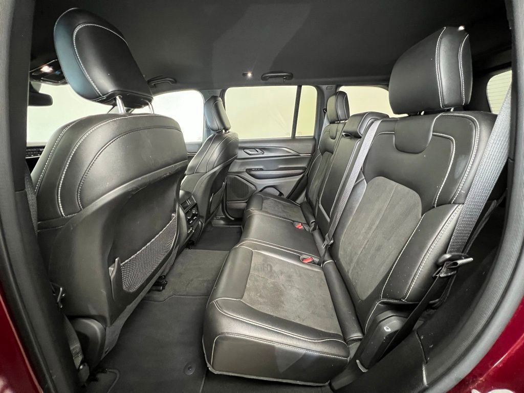 Used 2024 Jeep Grand Cherokee Altitude image 5