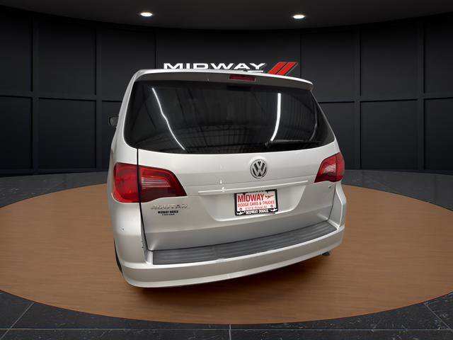 Used 2010 Volkswagen Routan S image 6