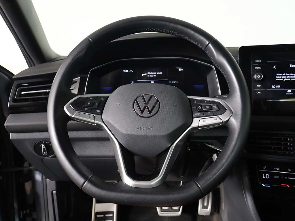 Used 2025 Volkswagen Jetta Sport FWD image 36