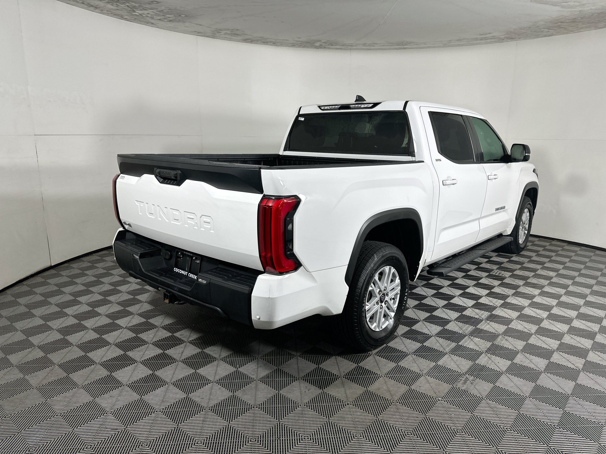 Used 2025 Toyota Tundra SR5 w/ SR5 Premium Package AWD/4WD image 3
