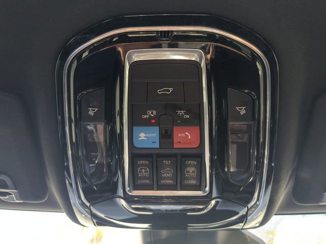 Used 2023 Jeep Grand Cherokee Overland image 25